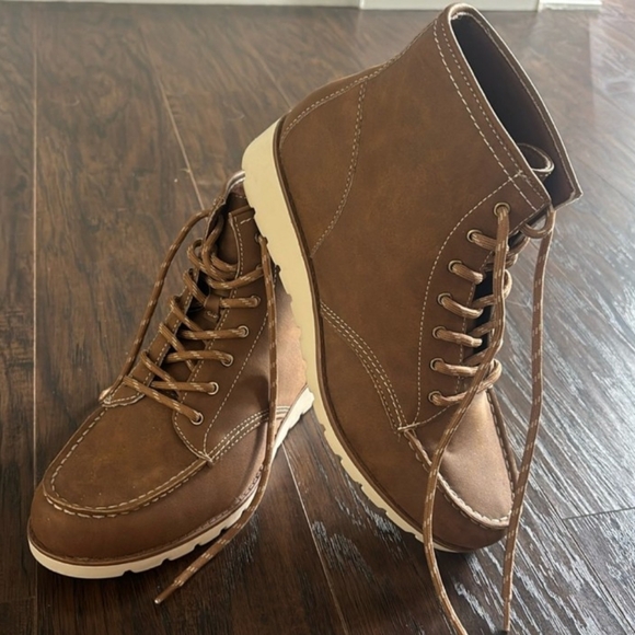 ST JOHNS BAY boots size 9 - Picture 1 of 6